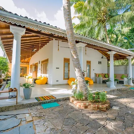 Sixth Sense Hostel Unawatuna Exterior photo