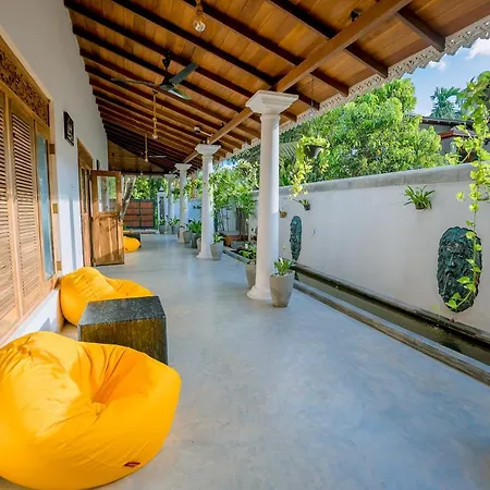 Sixth Sense Hostel Unawatuna Exterior photo